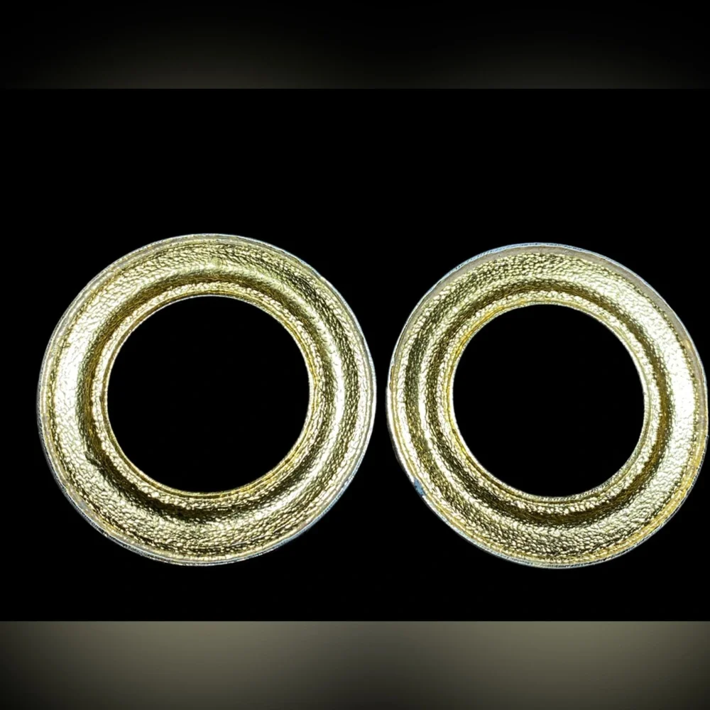 CHANEL hammered texture